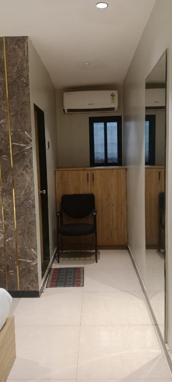 Hotel Sunrise Residency Мумбаи Экстерьер фото